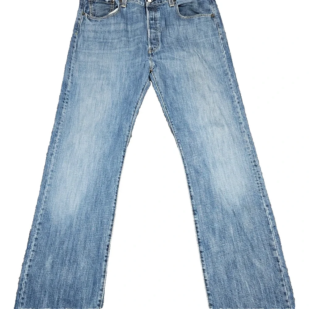 Levi’s Men’s 501 Straight Leg Button Fly Jeans Med Wash Blue 38x34 (39x35.5) - Picture 1 of 9